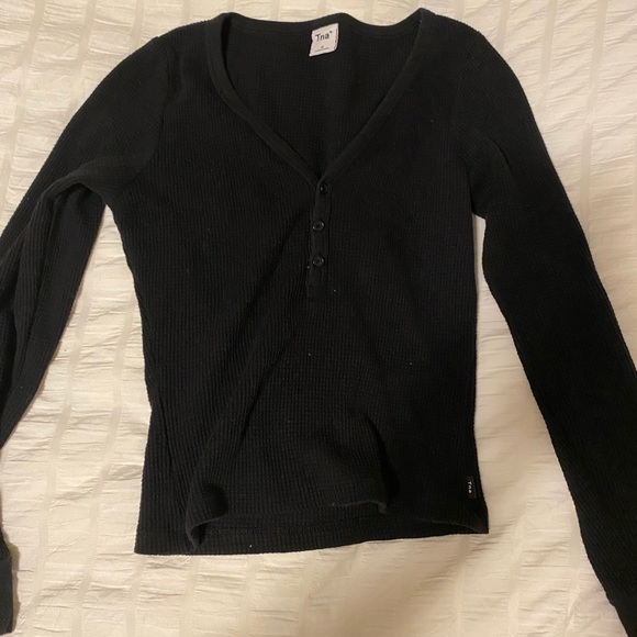 Tna button up - Picture 1 of 1